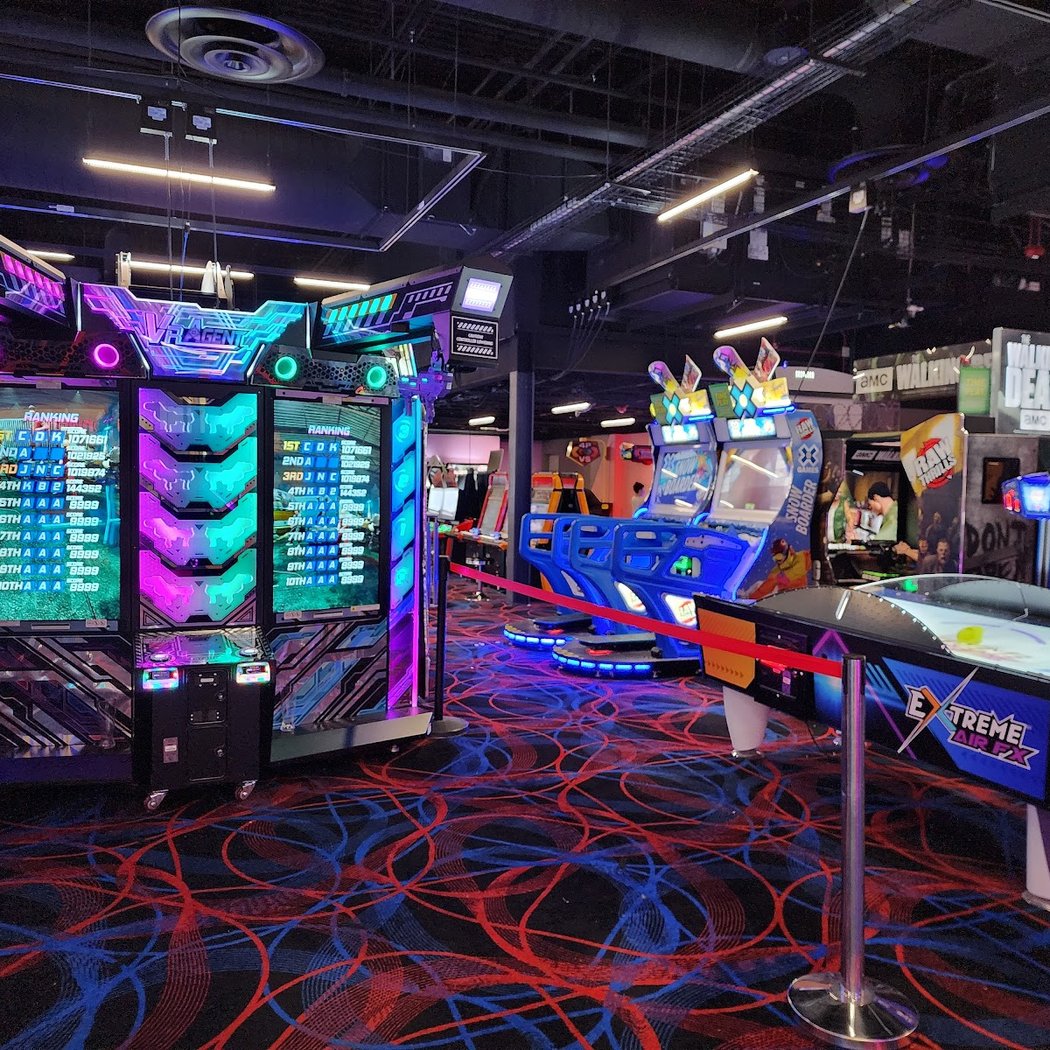 Round1 Bowling & Arcade Fox Valley Mall 2